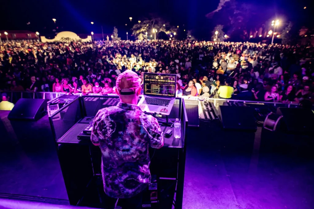 DJ on Stage
